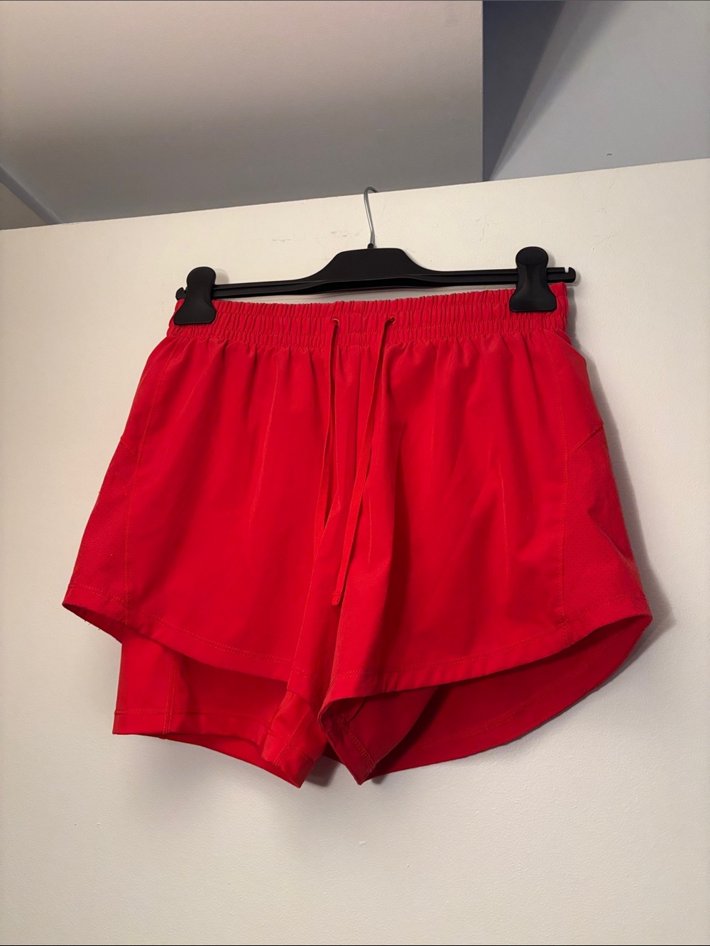 H&M Move Red Women's Athletic Shorts - Classic Running Shorts